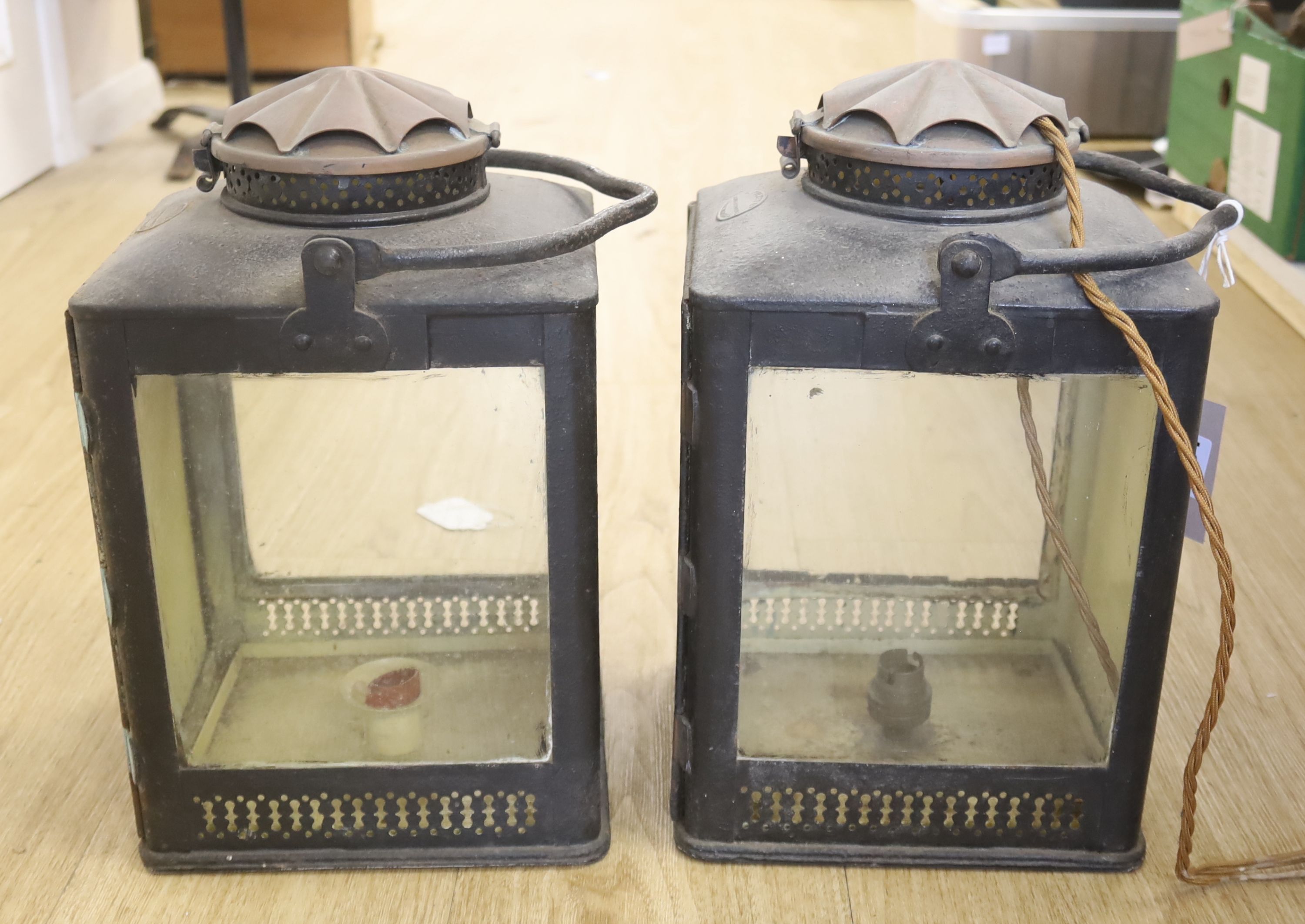 A pair of early Victorian carriage lamps, 36cm high